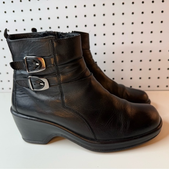 Dansko Bibi Ankle Boots Black Leather Low Heel Dual Buckle City EU 38 US 7.5/8 - Picture 3 of 16